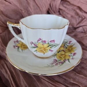 Society Vintage White and Gold Teacup Set